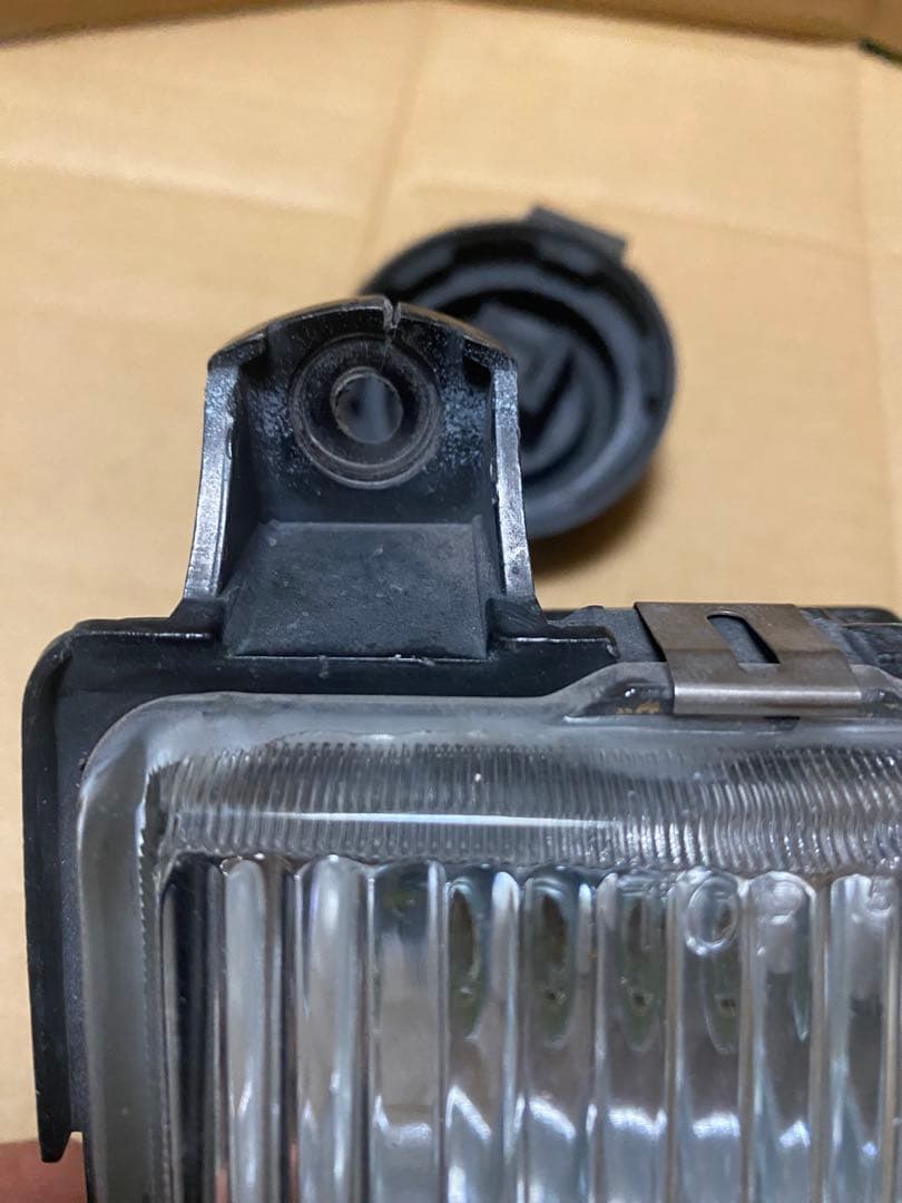 う*ま様 AE86 レビン　純正フォグランプ　右側