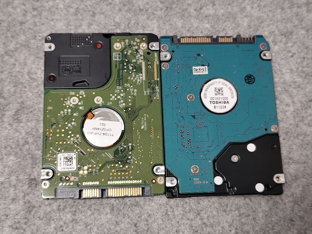 m1063 2個セット 中古HDD 2.5 SATA ほぼ未使用？