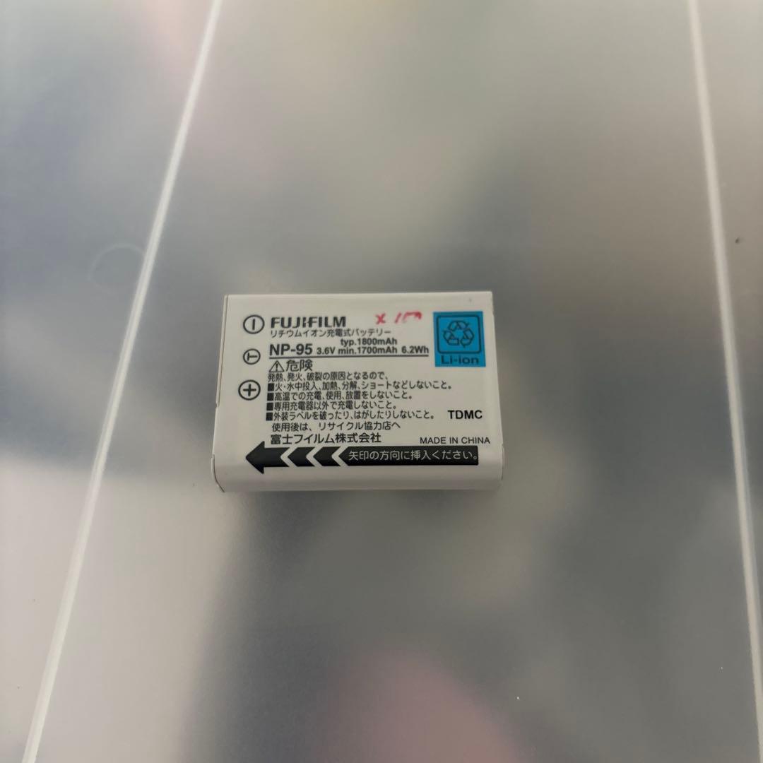 【値下げ相談可・良品・革ケース付】FUJIFILM X100Sデジタルカメラ