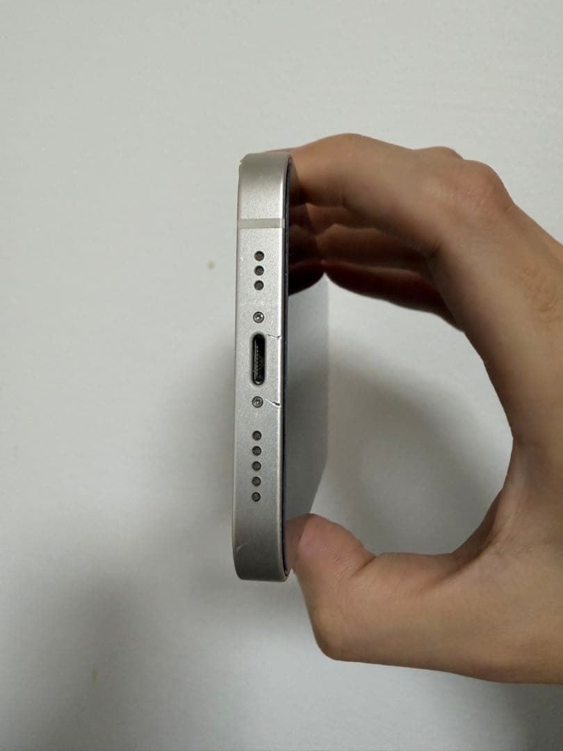 Apple iPhone13 256GB スターライト　スマートフォン本体