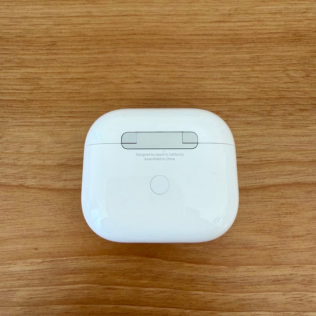 【値下げしました】Apple AirPods (第３世代)