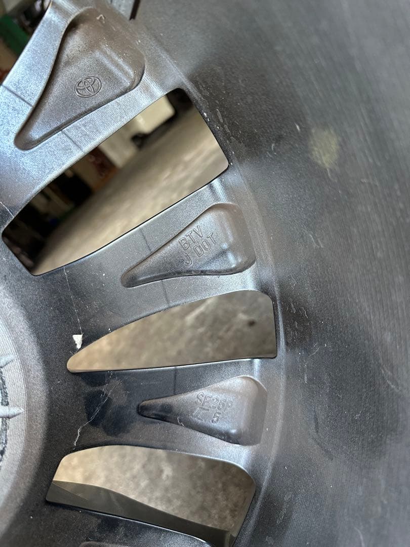 <専用>トヨタ純正ランドクルーザー300 スタッドレスタイヤホイールセット