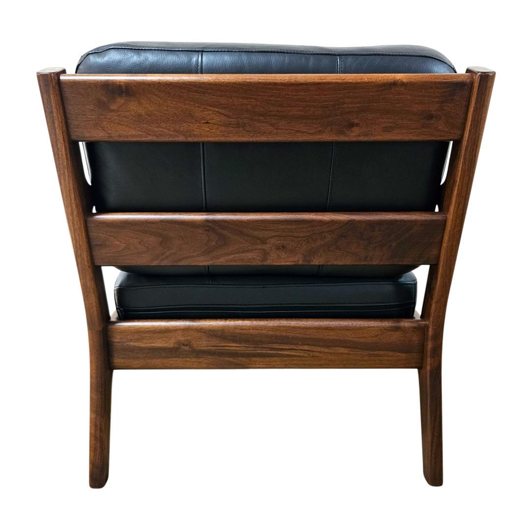 【美品】起立木工 ノルディ アームチェア① 黒 ウォールナット 椅子 レザー調