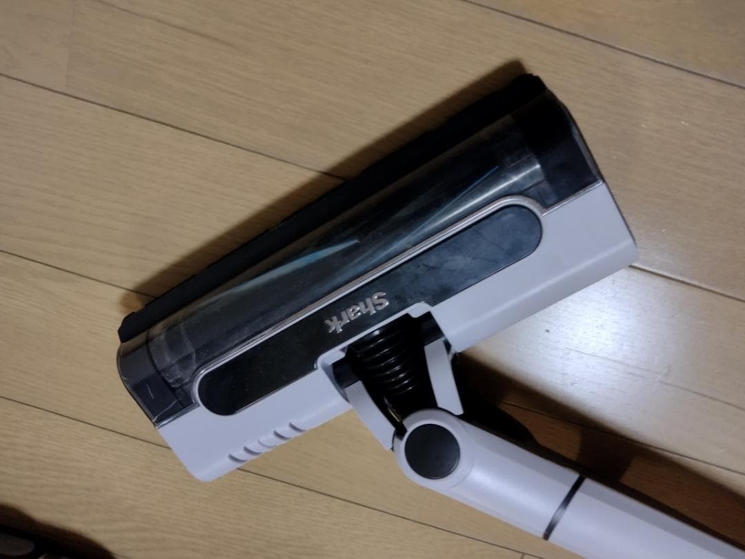 シャーク★コードレスクリーナー★CS300JWH★バッテリーの状態良好★2
