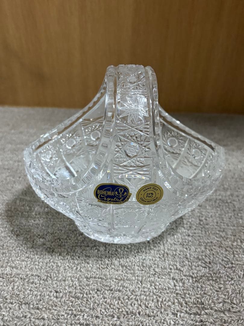 新品未使用　BOHEMIA CRYSTAL カットガラス花器　小物入れ　箱付き