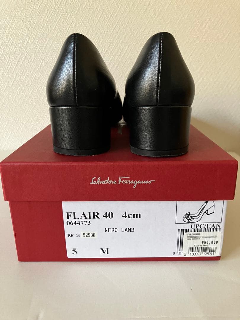 レア！フェラガモ パンプス シルバー金具 カーフレザー フラットシューズ　5