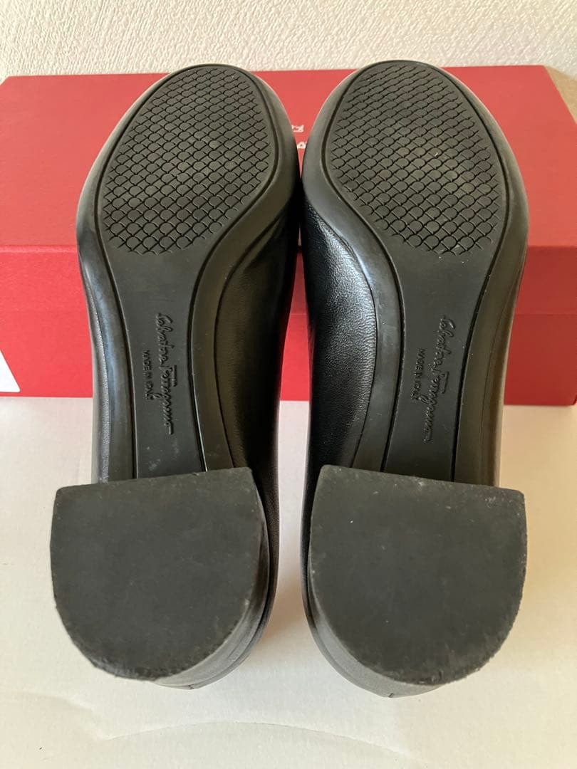 レア！フェラガモ パンプス シルバー金具 カーフレザー フラットシューズ　5