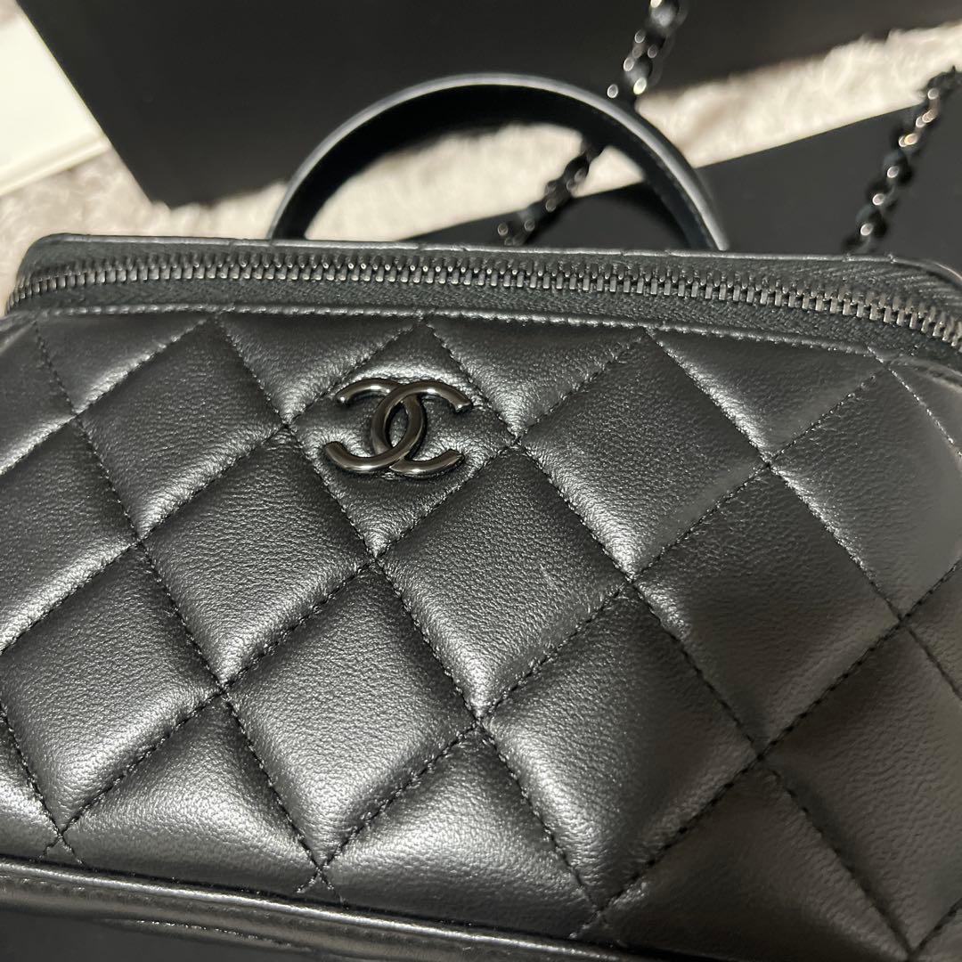 CHANEL シャネル　バニティ　ショルダーバッグ　ラムスキン