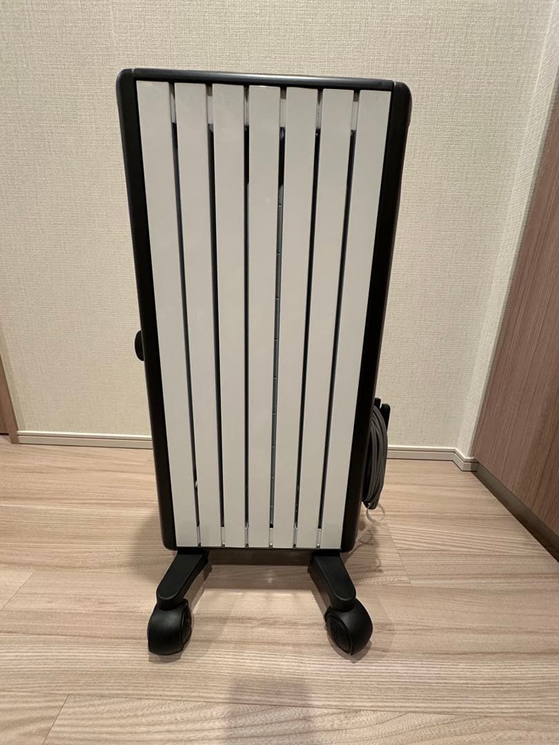 DeLonghi オイルヒーター（トップハンガー付き）