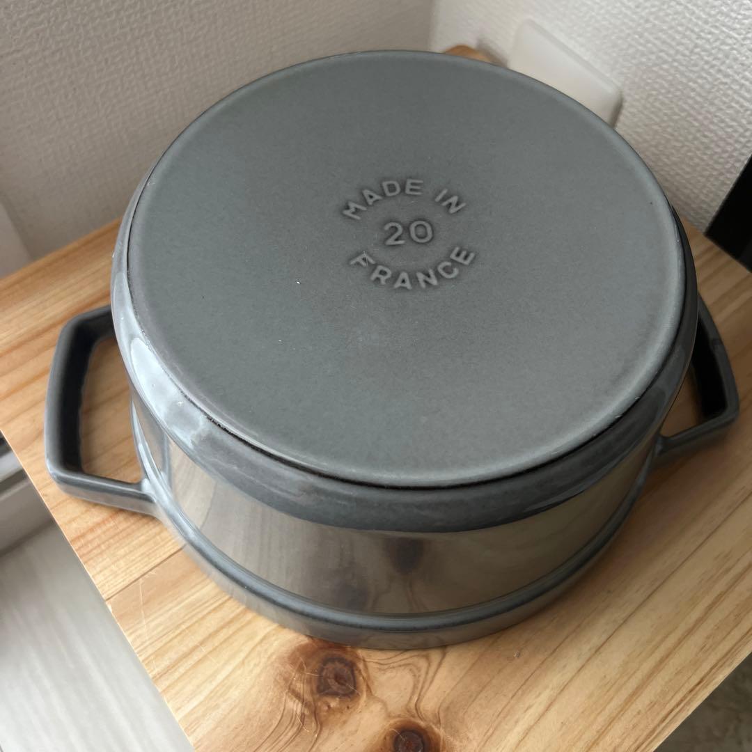 新品未使用　ストウブ　20cm ホーロー鍋