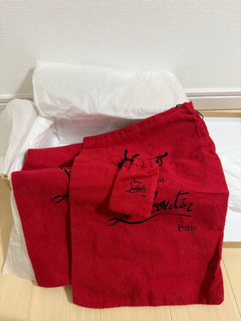 Christian Louboutin ブラック フラットシューズ