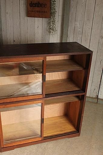 素敵な雰囲気の木枠ガラス戸棚　 食器棚　収納棚　本棚　キャビネット　古家具