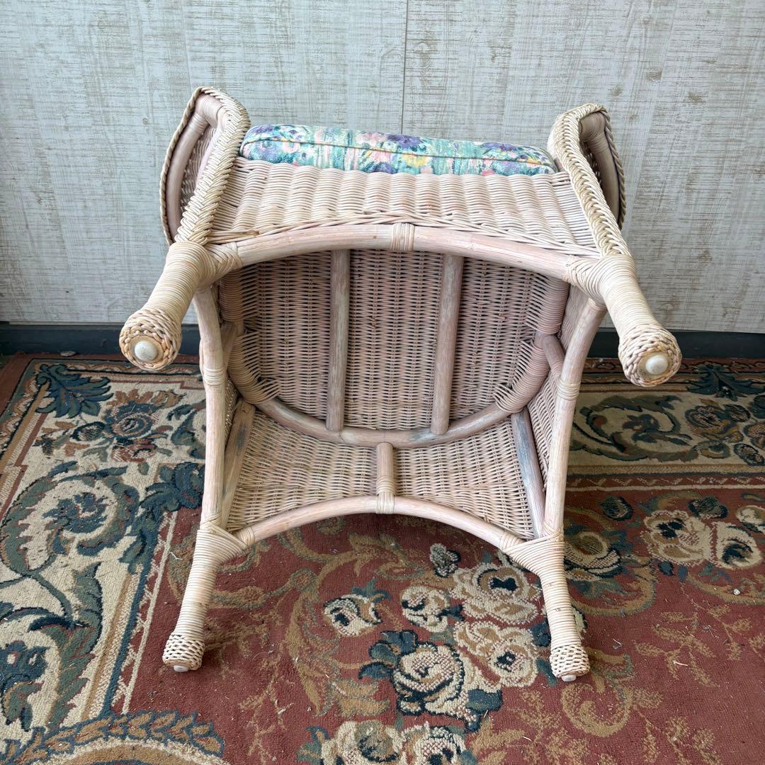 ③昭和レトロ ヴィンテージ ラタンダイニングチェア 花柄クッション アームチェア