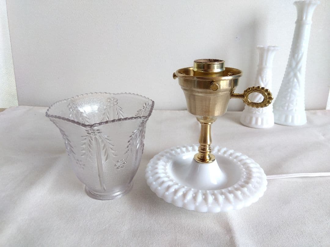 プレスガラスシェード テーブルランプ