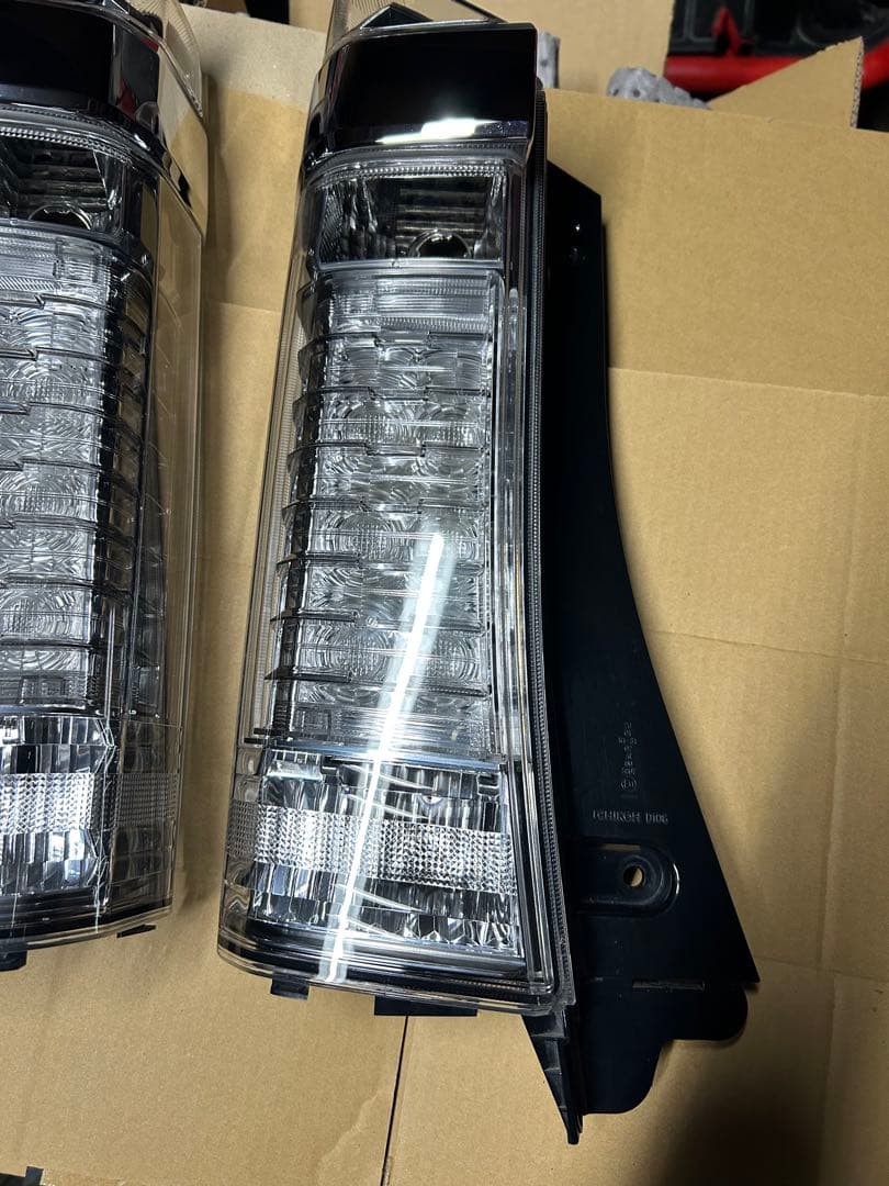 Nボックス　カスタム　テールライト　レンズ　LED JF1 JF2 純正品