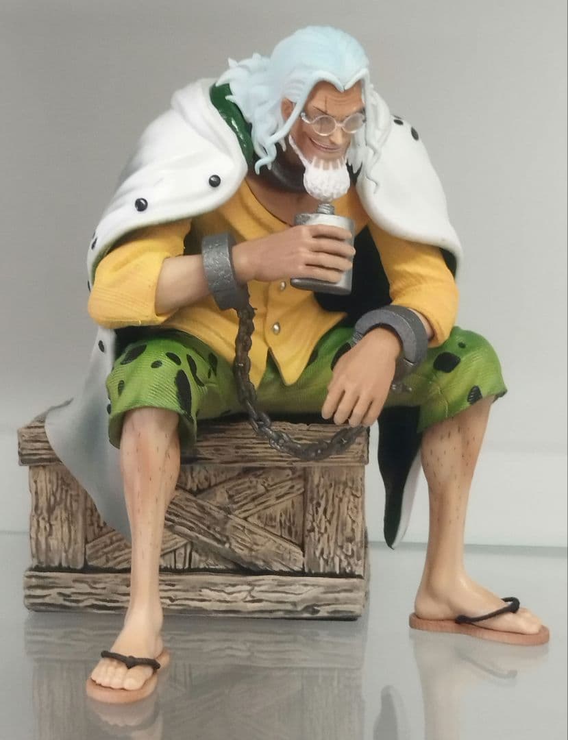 大幅値下げ、ワンピースフィギュア、ルフィ エース シャンクス＆レイリー