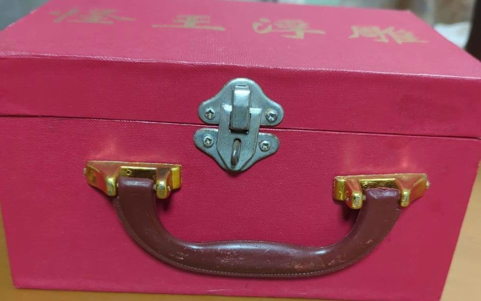 怪王浮雕 古美術 中国 急須 湯呑み9点セット伝統的な茶器セット 急須と茶碗付き