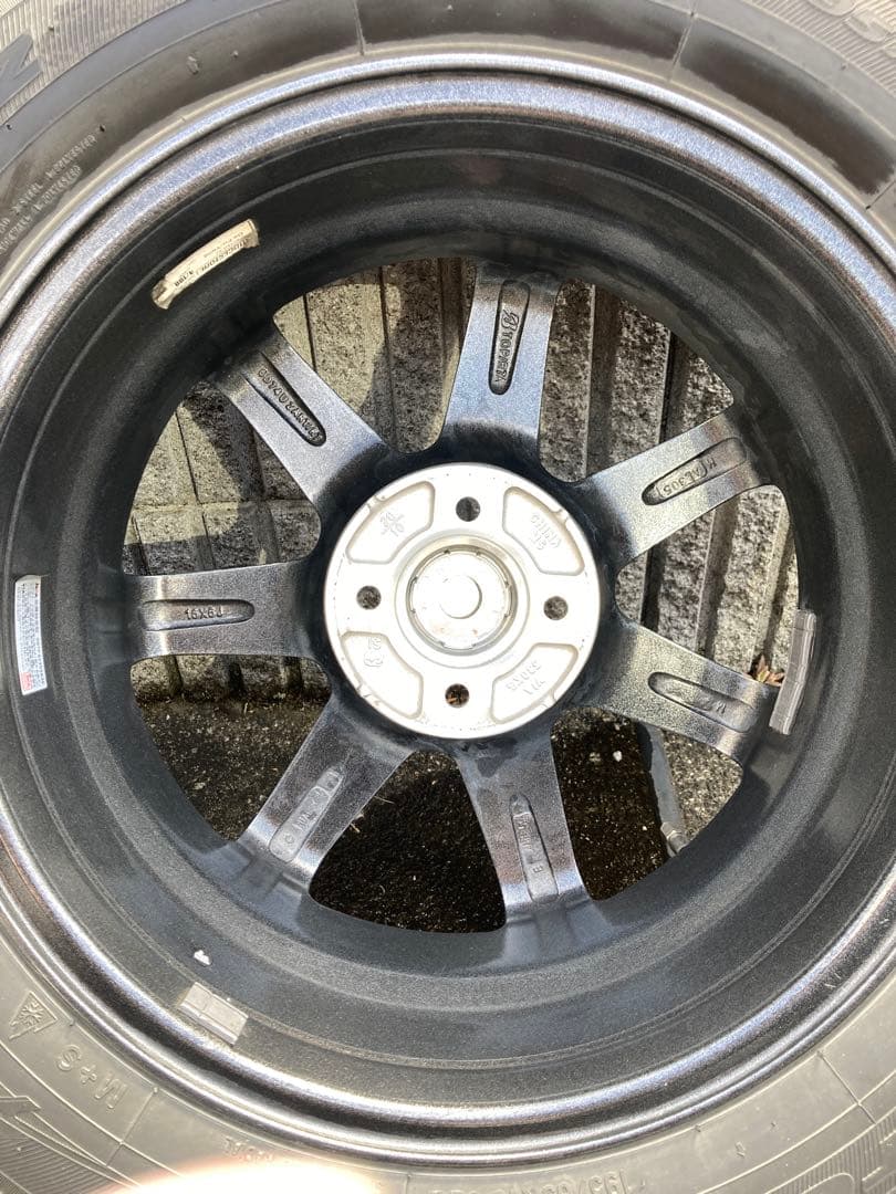 ライズ　ロッキー （ガソリン車）スタッドレスタイヤ　タイヤホイール付き４本セット