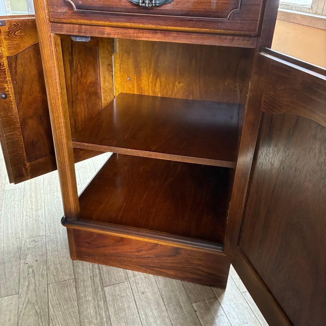 希少　オールドカリモク　コロニアル　キュリオケース　食器棚　コーナーキャビネット