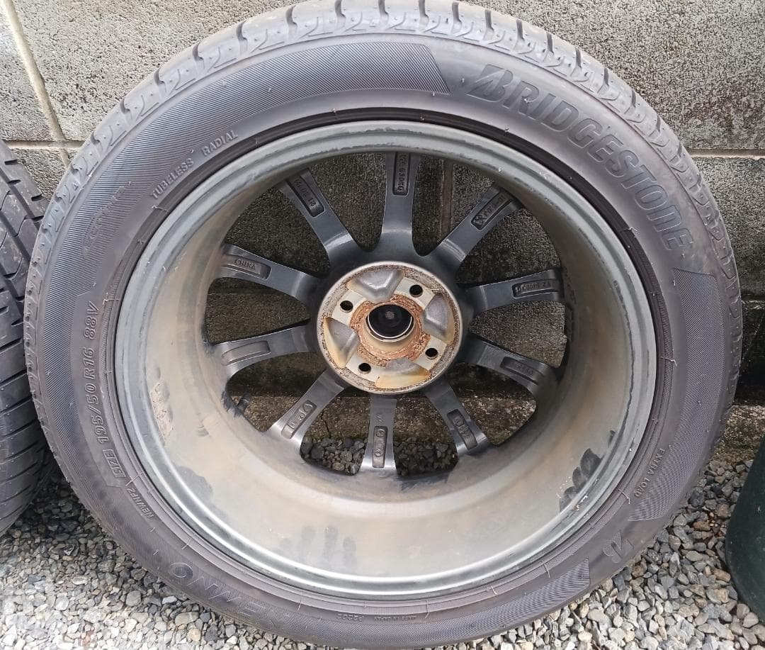 Nです。他の方は購入できません。トヨタ純正16インチアルミホイール