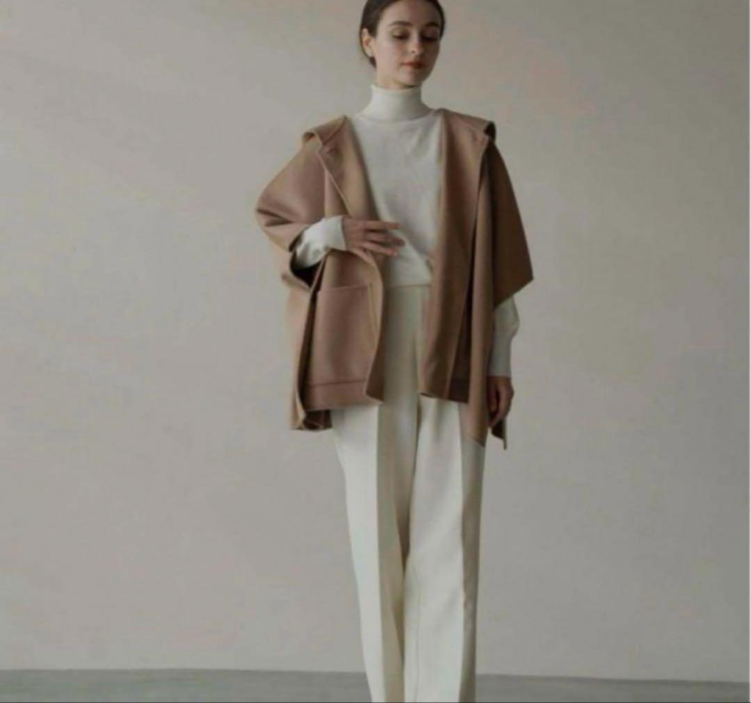 OHGA リバーポンチョ　ベージュ