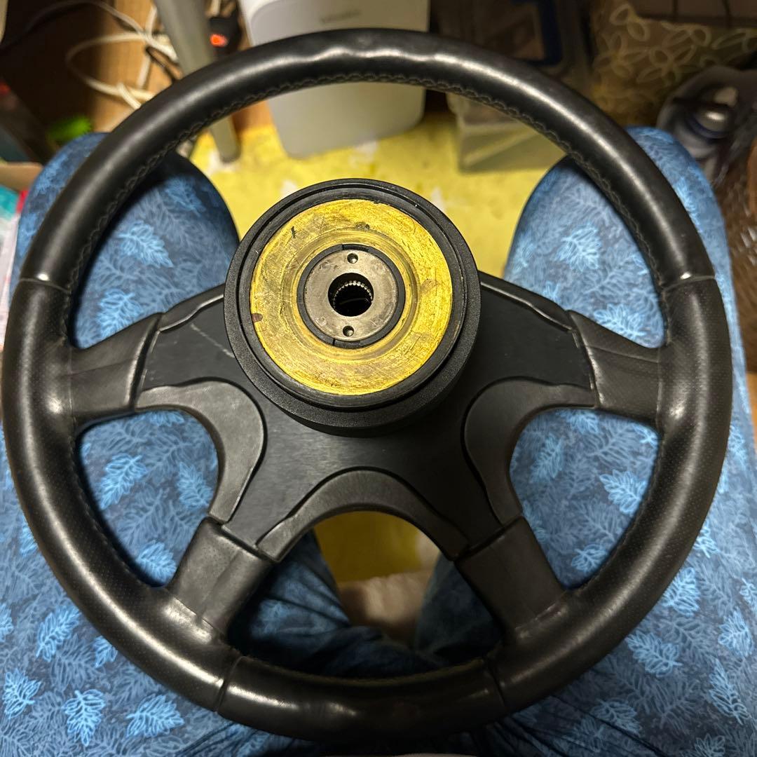 italvolanti ステアリング　4スポーク メイドインイタリー　　送料無料