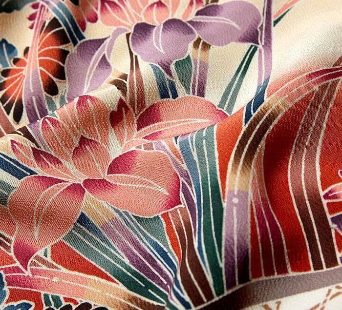 7626■　ややスリム　肩裾模様　紅型訪問着　美品