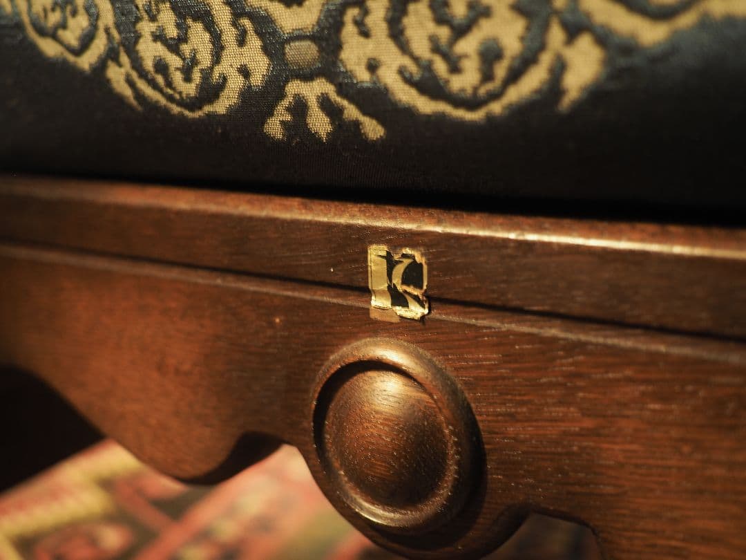 【値引中】“飛騨産業”キツツキアーム1pソファB