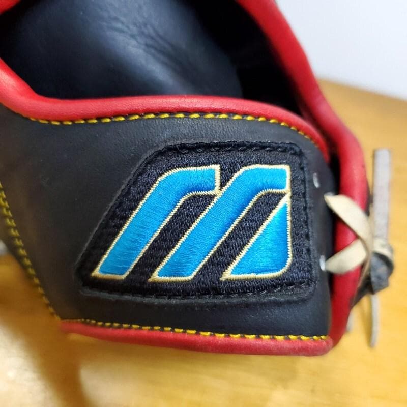 ミズノ 小笠原道大モデル 限定カラー 左投げ用 ファーストミット 軟式グローブ