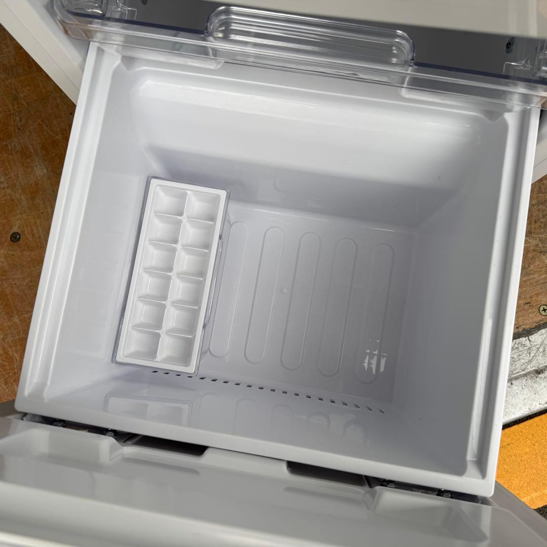 C7543★2022年製美品★シャープ　冷蔵庫　ホワイト 右.左開き　自動霜取り