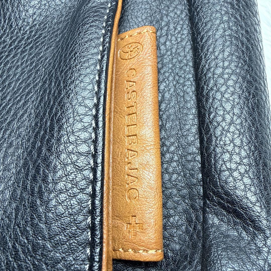 美品✨カステルバジャック ショルダーバッグ レザー 牛革 デカロゴ 黒 シボ革