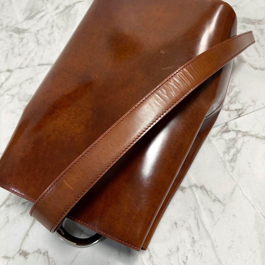 美品　カルティエ　パンテール　ボディバッグ　パンサー金具　レザー　斜め掛け　茶色