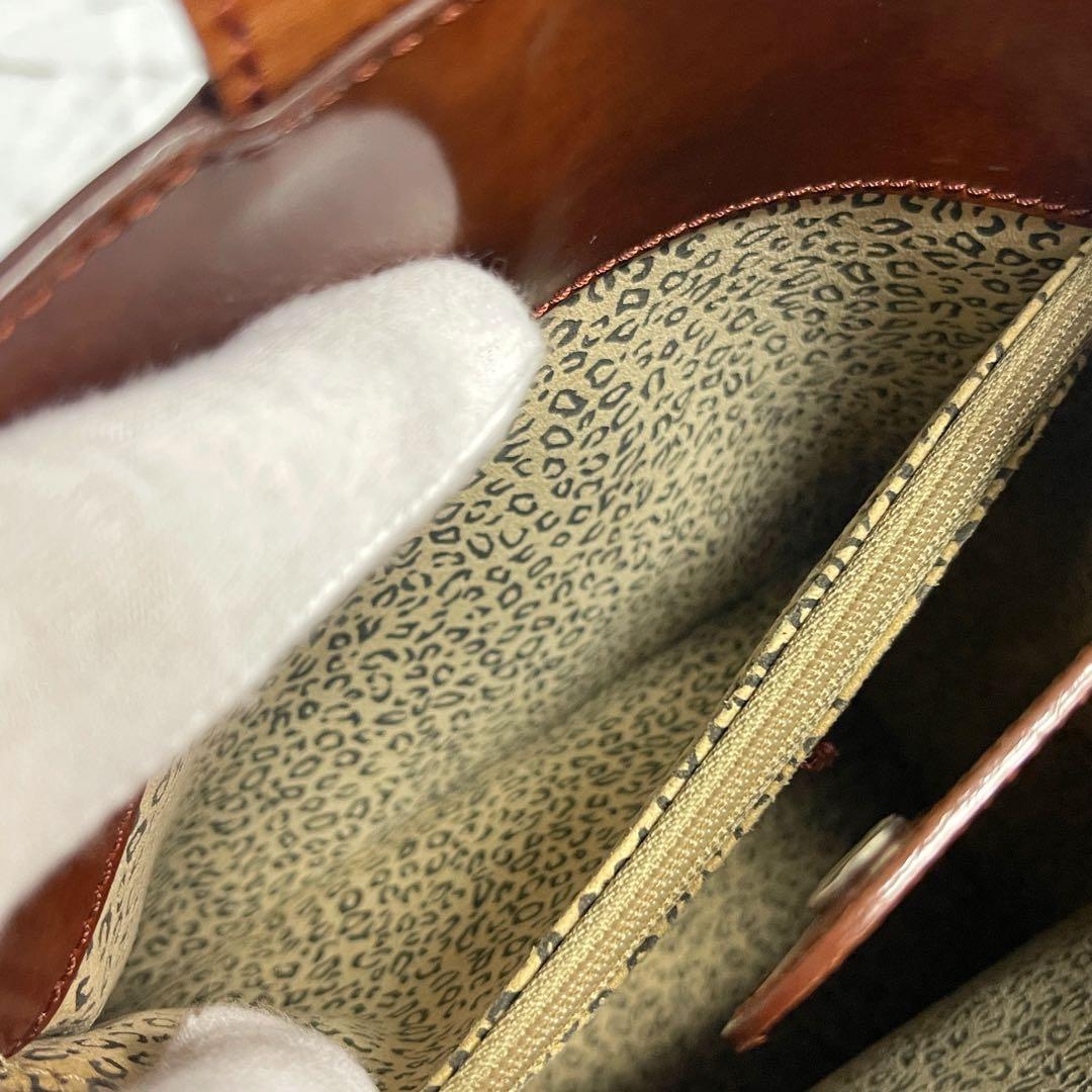 美品　カルティエ　パンテール　ボディバッグ　パンサー金具　レザー　斜め掛け　茶色