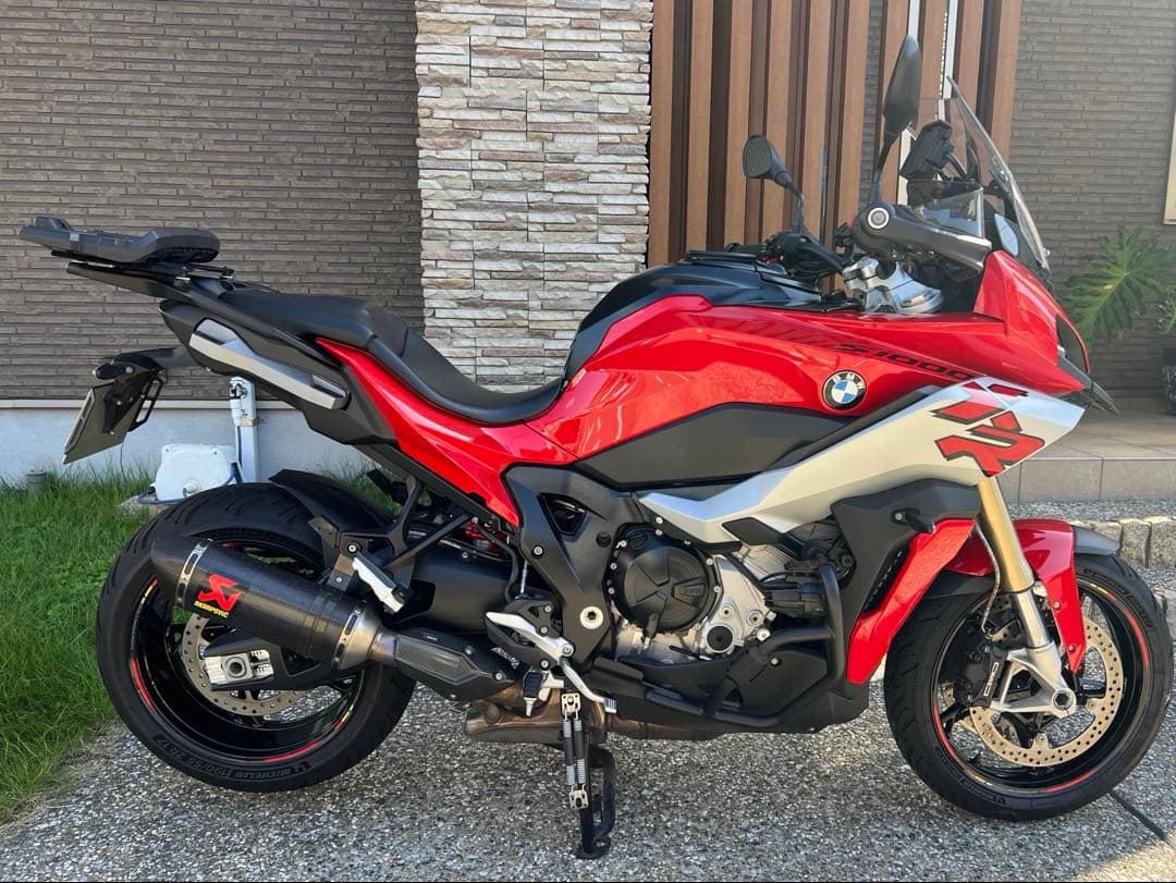 AKRAPOVIC カーボンファイバー マフラー　現行型　BMW S1000XR