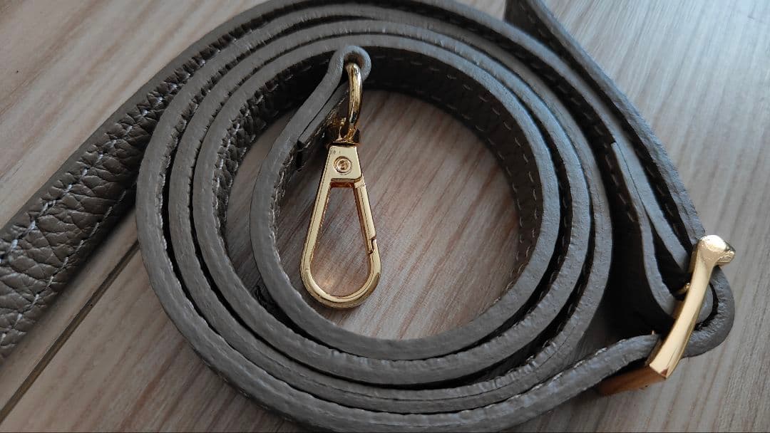 T.T　マルコビアンチーニ　グレージュ ショルダーバッグ