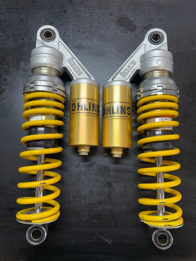 オーリンズリアサス　 XJR400 vmax1200にて使用