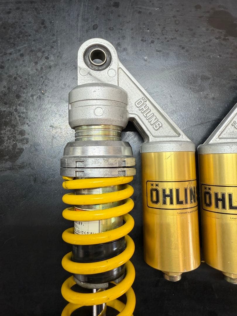 オーリンズリアサス　 XJR400 vmax1200にて使用