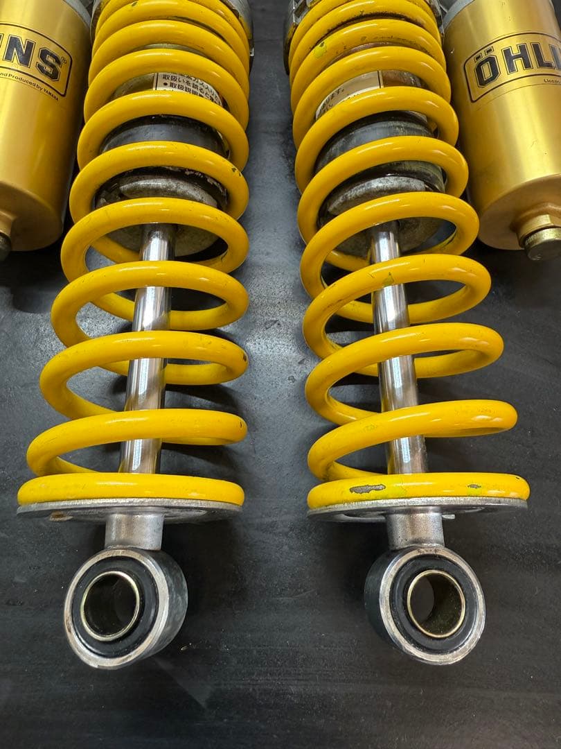 オーリンズリアサス　 XJR400 vmax1200にて使用