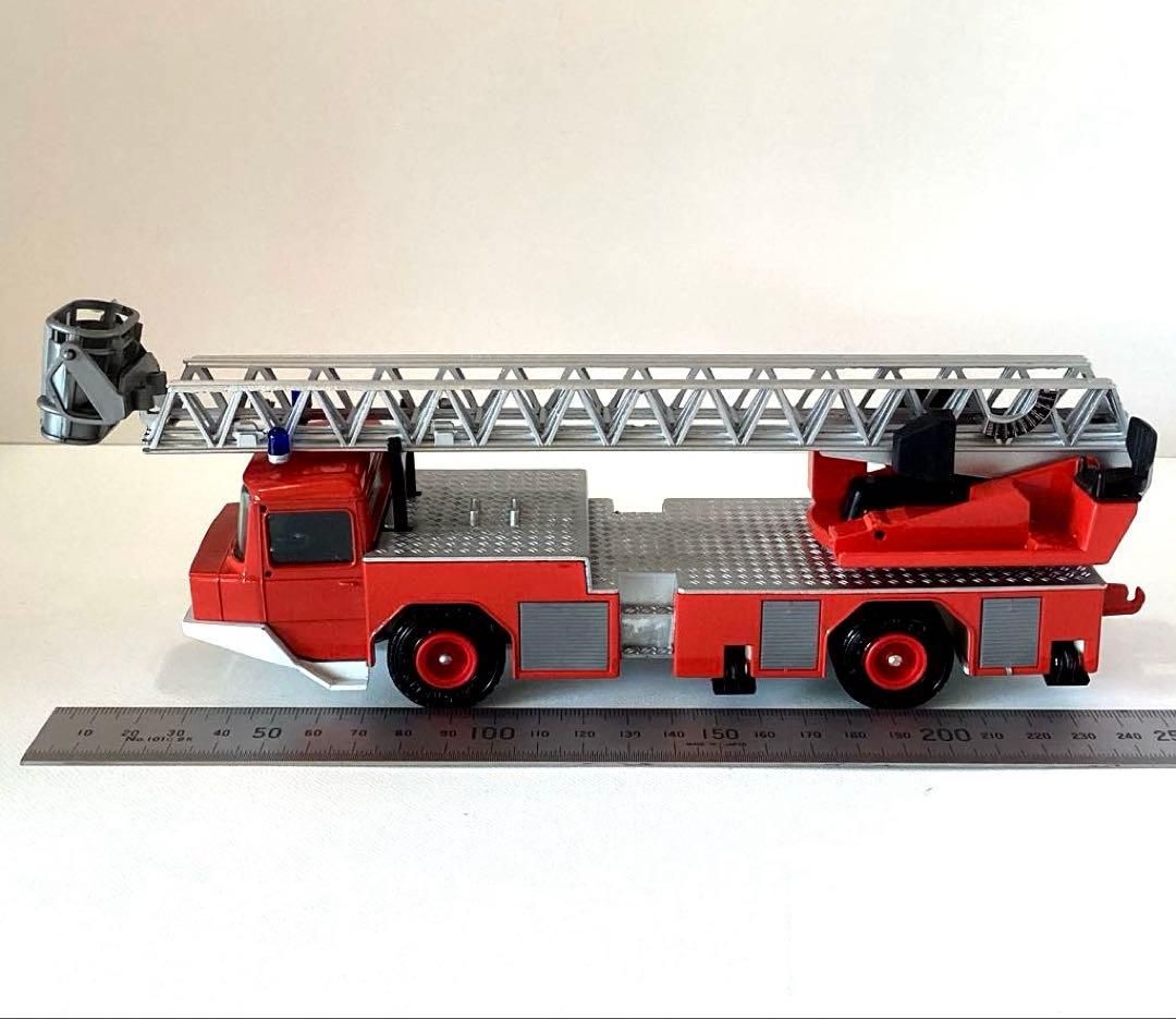 マギルスはしご消防車ミニカー　IVECOMAGIRUS 1/43絶版大型ミニカー