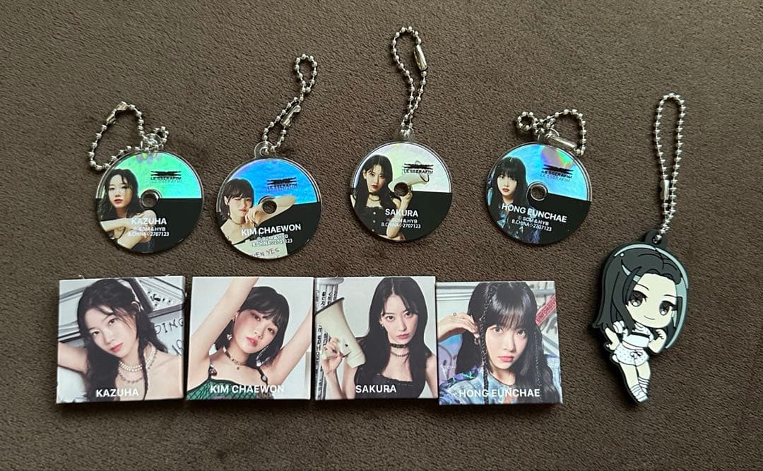 LE SSERAFIM キムチェウォン　うちわ・ペンライト・グッズ