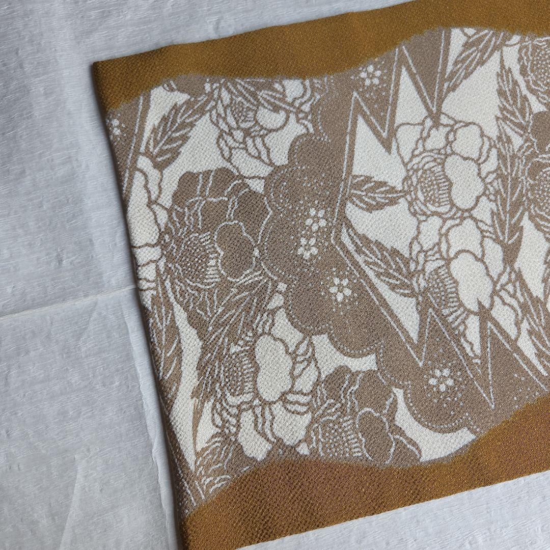 松皮菱と椿柄　栗山吉三郎　和染紅型名古屋帯