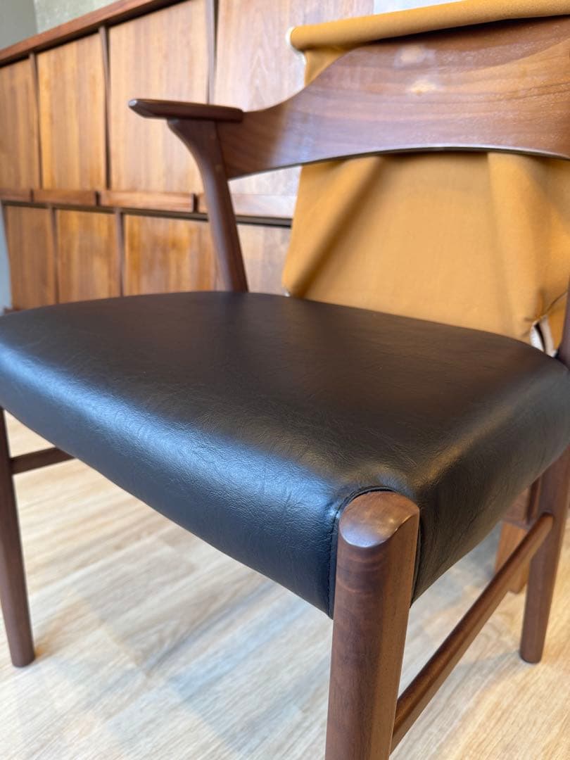 【フル】ダイニングチェア② カバー付き、ウォールナット