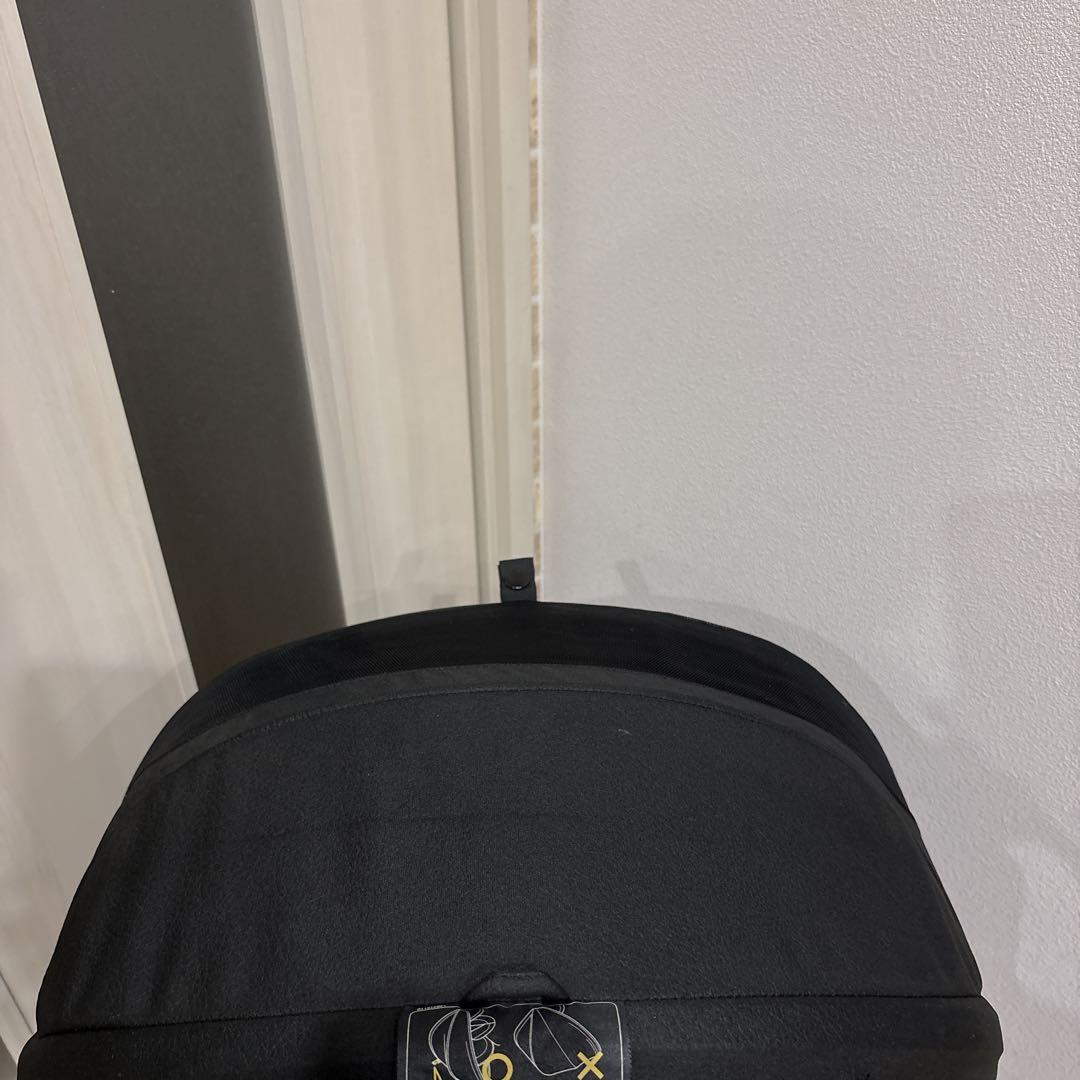 Combi コンビ　NEROOM ネルーム　チャイルドシート　ブラック　ホワイト