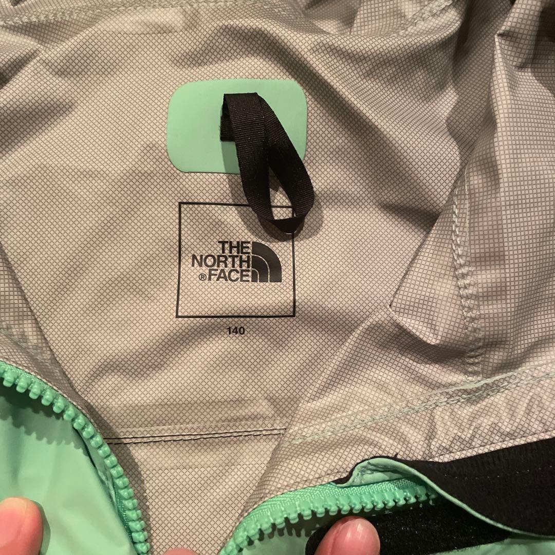 美品THE NORTH FACE フード付きジャケット 140