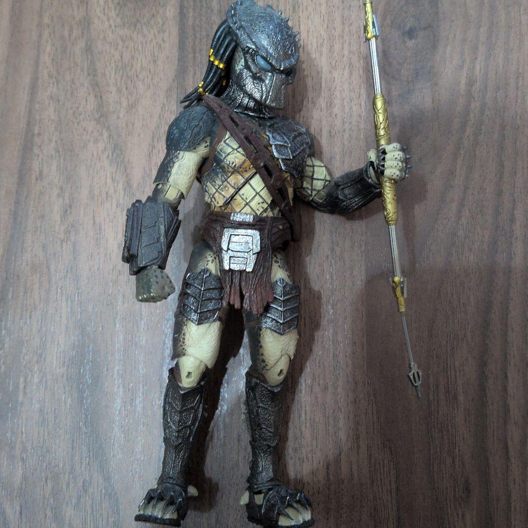 プレデター フィギュア イエロー ブラック