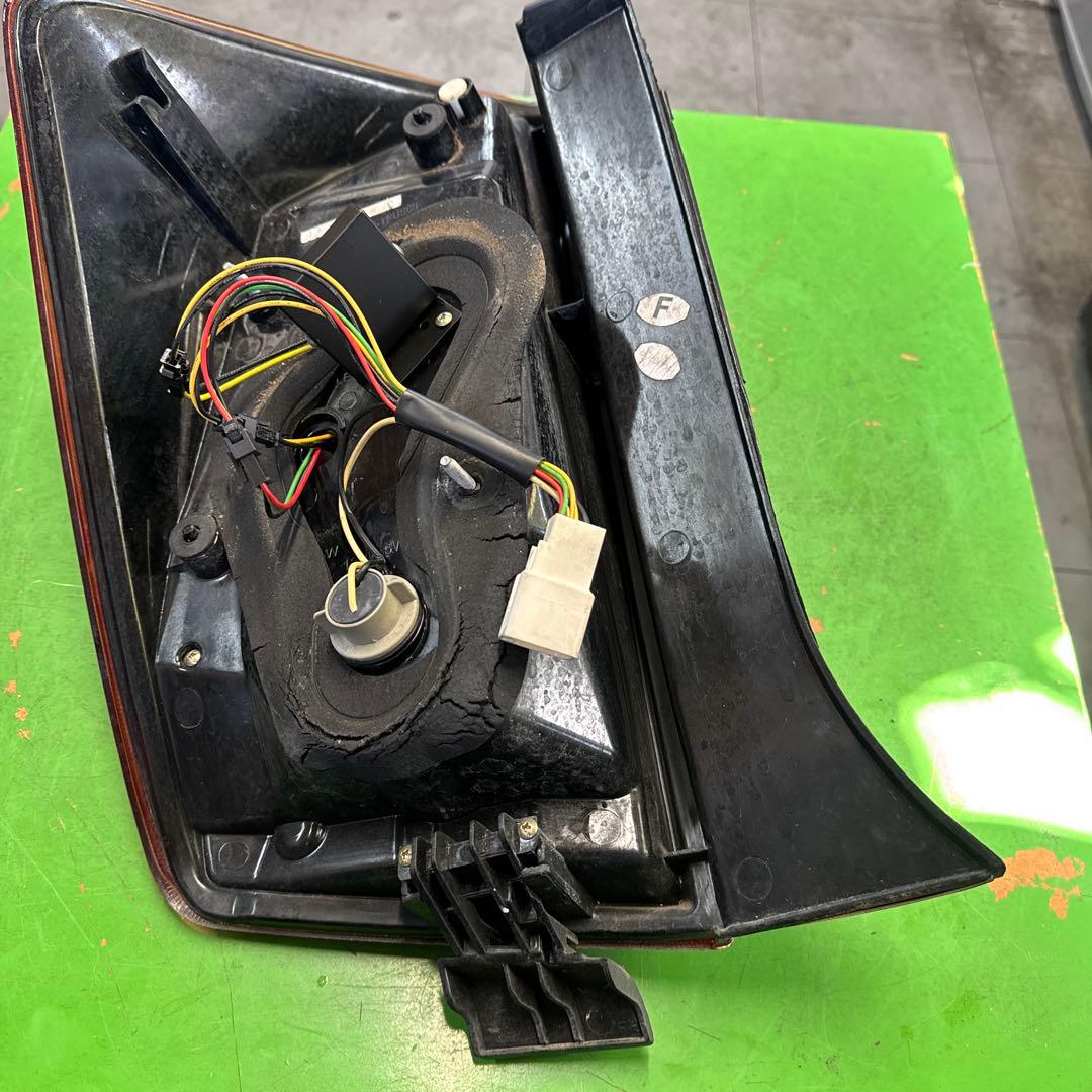 トヨタ　プリウス30 前期SONAR テールランプテールライト左右セット中古品