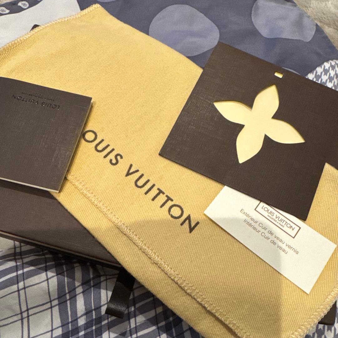 にゃんママ様ご検討中 ルイヴィトン　ヴェルニ　長財布