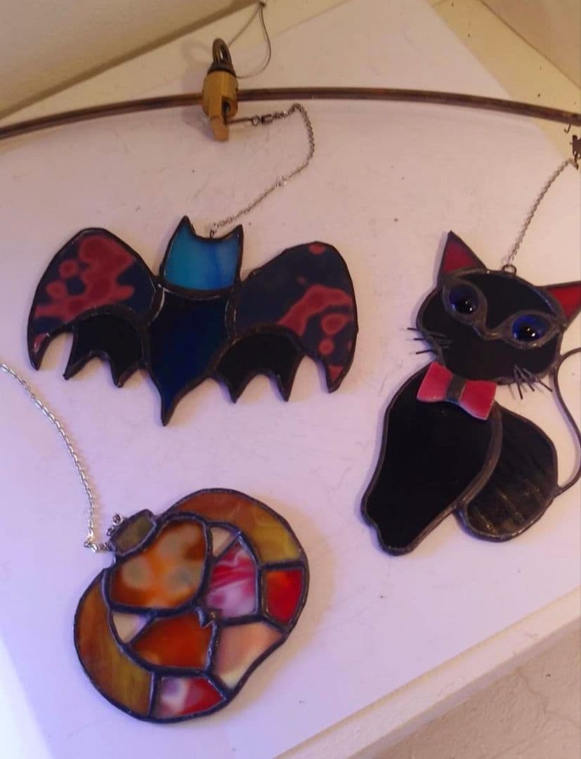 ハロウィンに　ステンドグラス　モビール(黒猫、魔女、おばけ)