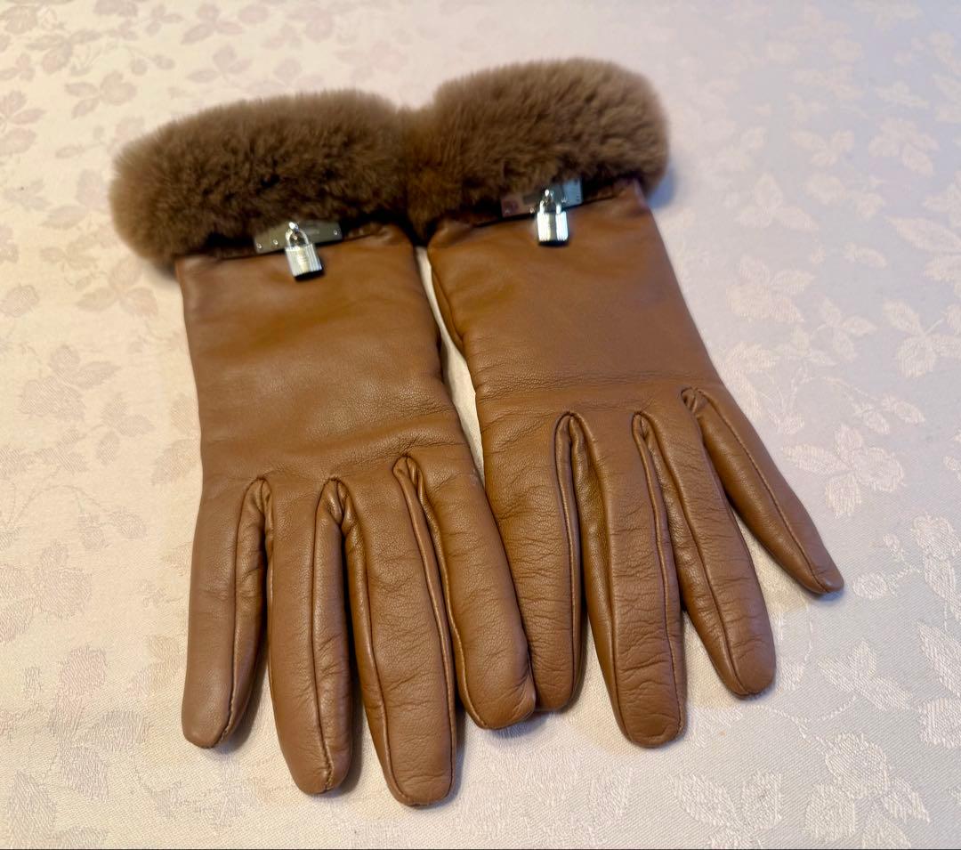 エルメス HERMES 手袋 ケリー カデナチャームラムスキン（羊革） グローブ