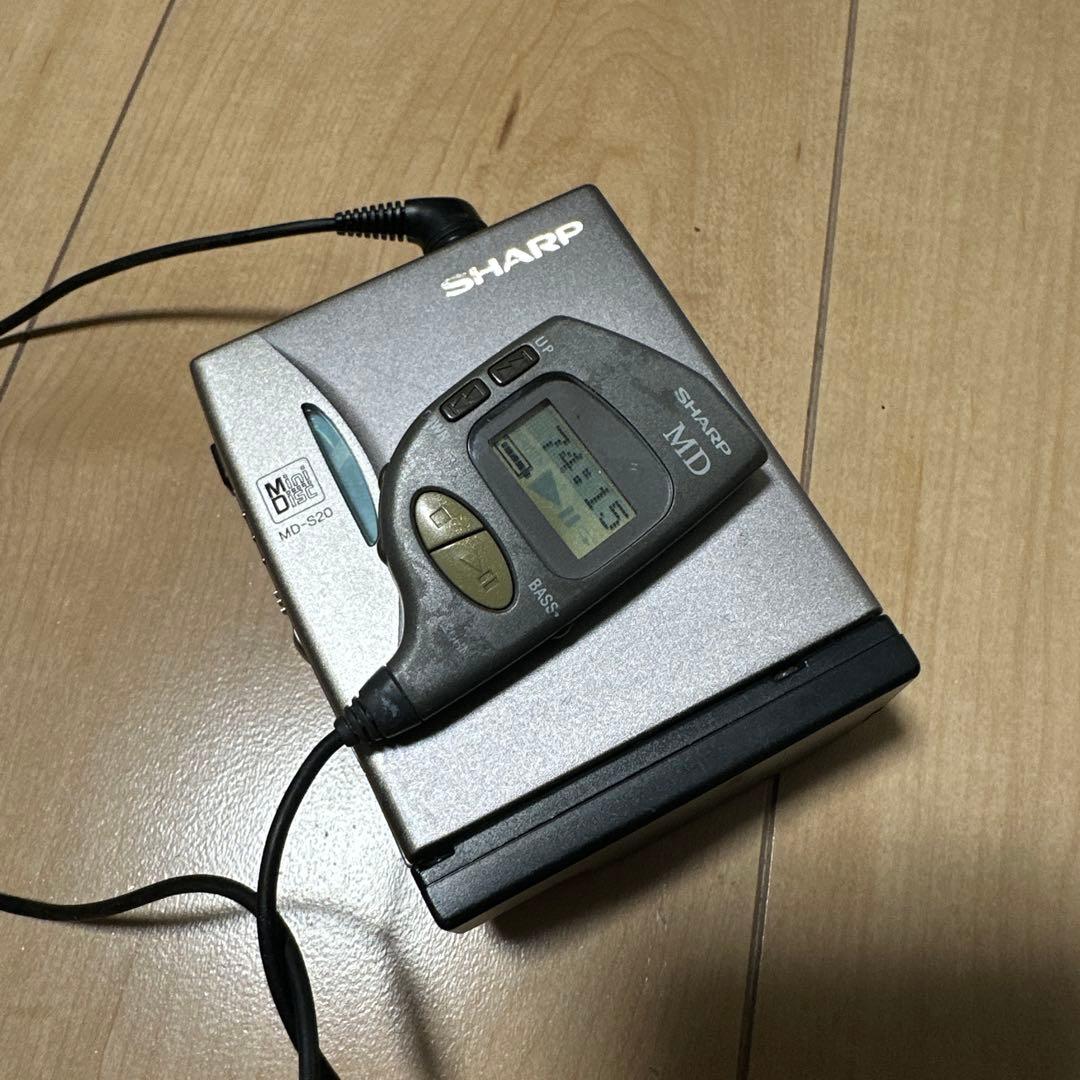 実働　SHARP ポータブルMDプレーヤー シルバー